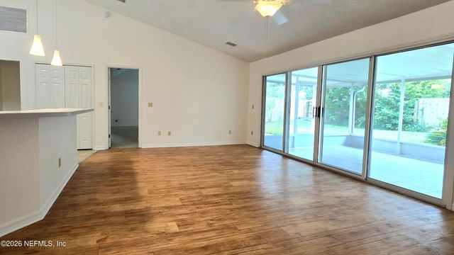 8636 CHARLESGATE Circle N, Jacksonville, FL 32244