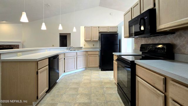 8636 CHARLESGATE Circle N, Jacksonville, FL 32244