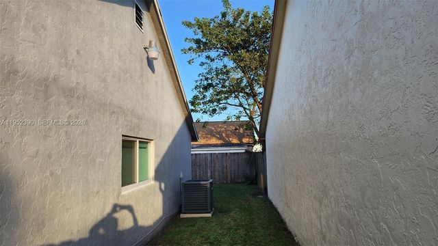 13337 SW 112th Pl, Miami, FL 33176