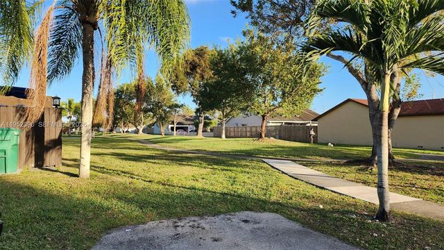 13337 SW 112th Pl, Miami, FL 33176