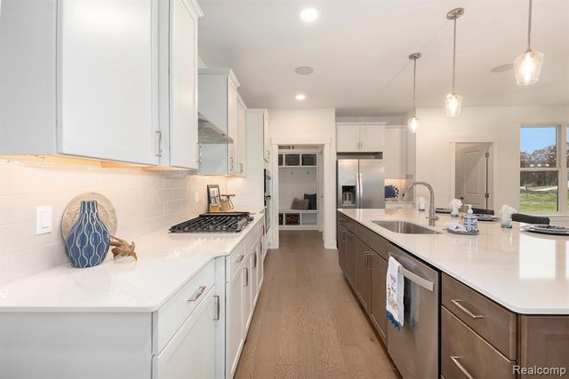 7699 Orchard Lane, Washington, MI 48095