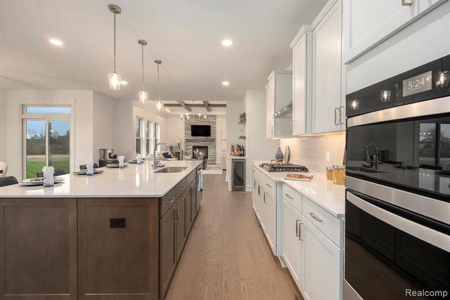 7699 Orchard Lane, Washington, MI 48095