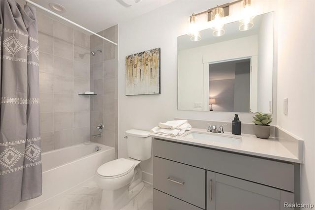 7699 Orchard Lane, Washington, MI 48095