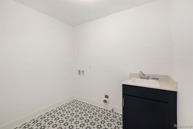 7699 Orchard Lane, Washington, MI 48095