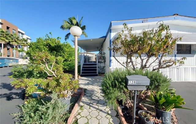 8111 Stanford 128, Garden Grove, CA 92841