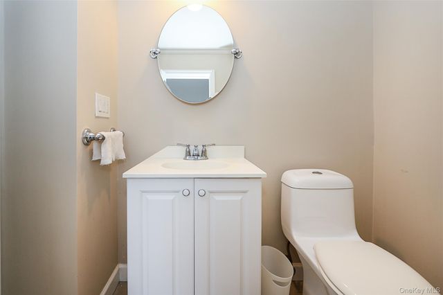 833 Madeira Boulevard, Melville, NY 11747