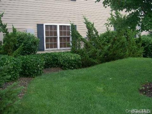 833 Madeira Boulevard, Melville, NY 11747