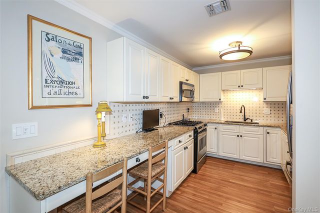 833 Madeira Boulevard, Melville, NY 11747