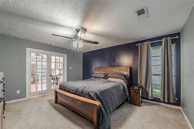 601 S Rivershire Drive, Conroe, TX 77304