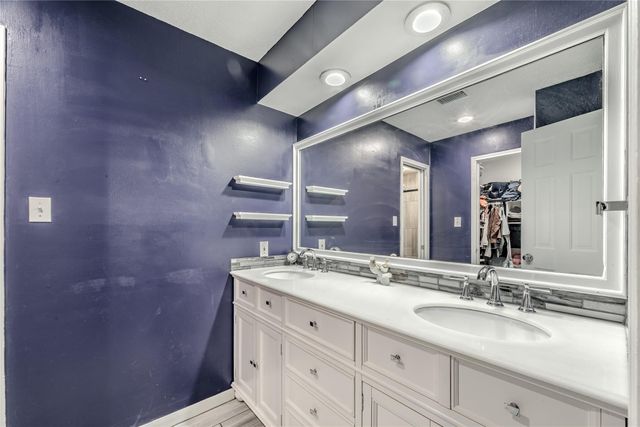 601 S Rivershire Drive, Conroe, TX 77304