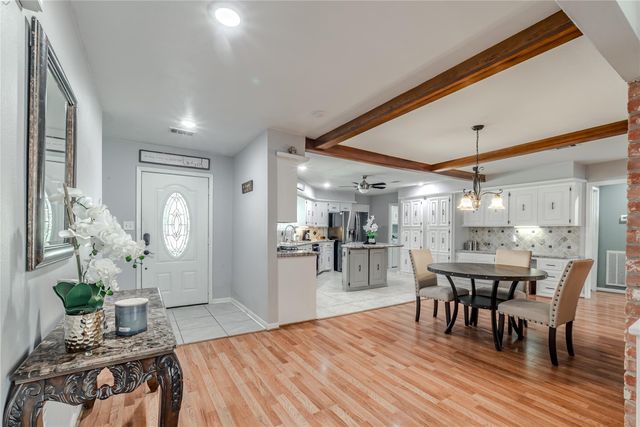 601 S Rivershire Drive, Conroe, TX 77304