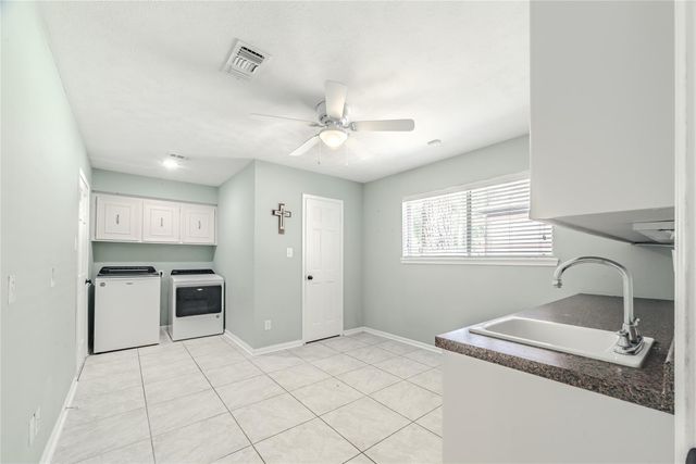 601 S Rivershire Drive, Conroe, TX 77304