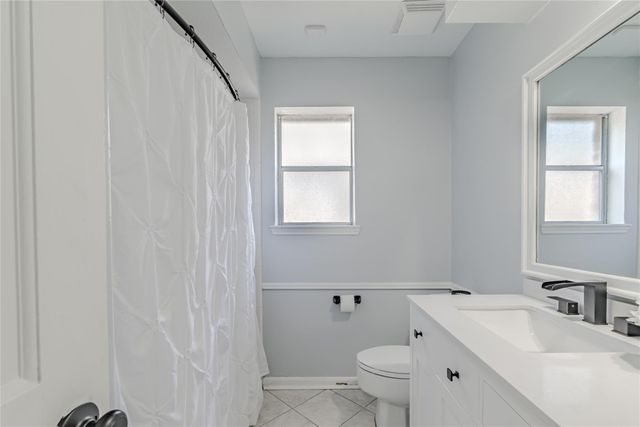 601 S Rivershire Drive, Conroe, TX 77304