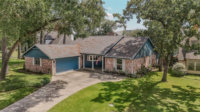 601 S Rivershire Drive, Conroe, TX 77304
