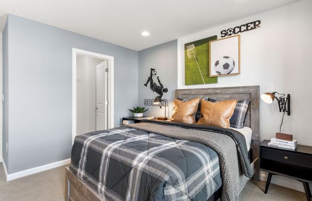 31 Emerald Run 18, Shrewsbury, MA 01545