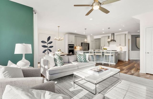 31 Emerald Run 18, Shrewsbury, MA 01545