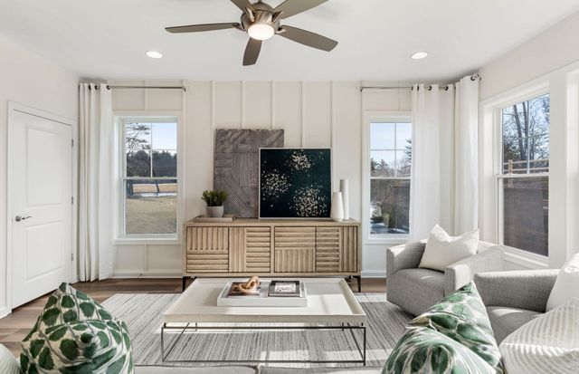 31 Emerald Run 18, Shrewsbury, MA 01545