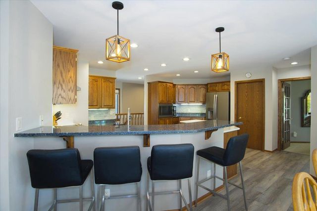 1801 Maplecrest Drive, Verona, WI 53593