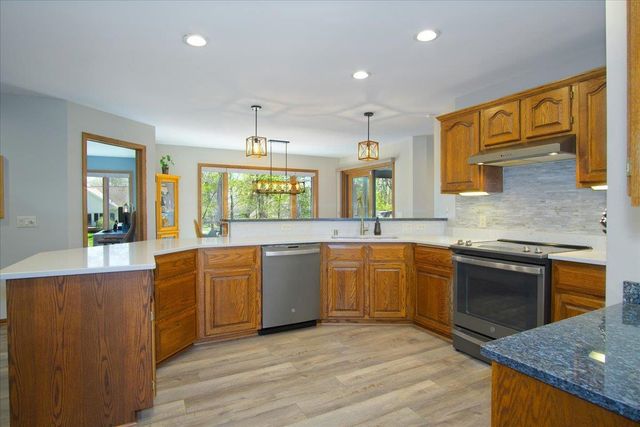 1801 Maplecrest Drive, Verona, WI 53593