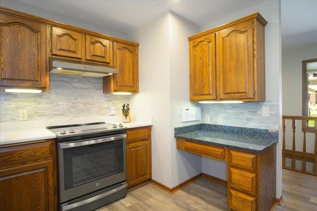 1801 Maplecrest Drive, Verona, WI 53593