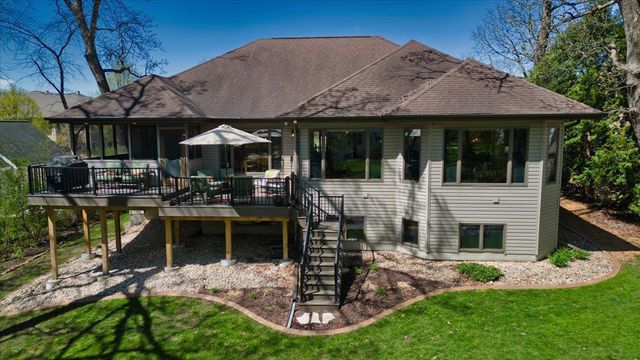 1801 Maplecrest Drive, Verona, WI 53593