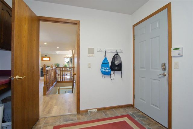 1801 Maplecrest Drive, Verona, WI 53593
