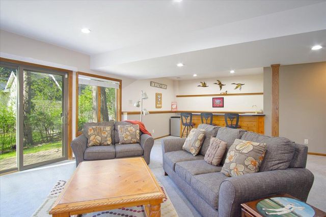 1801 Maplecrest Drive, Verona, WI 53593