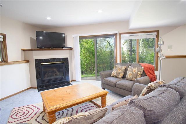 1801 Maplecrest Drive, Verona, WI 53593