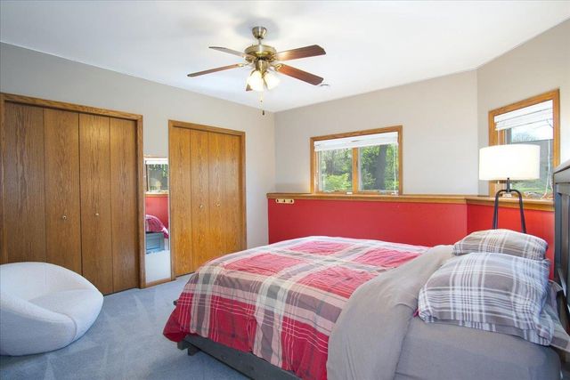 1801 Maplecrest Drive, Verona, WI 53593