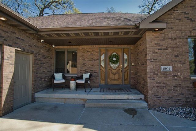 1801 Maplecrest Drive, Verona, WI 53593