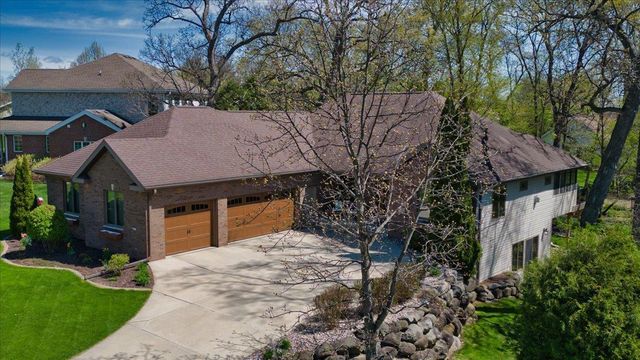 1801 Maplecrest Drive, Verona, WI 53593