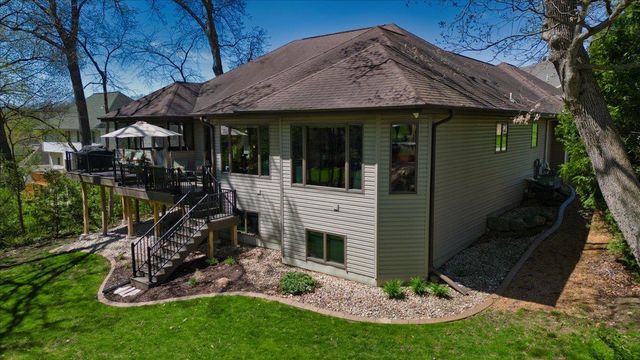 1801 Maplecrest Drive, Verona, WI 53593