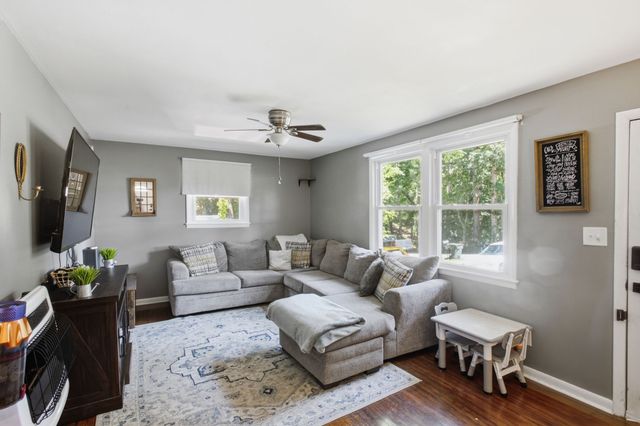 2103 Hillwood Dr, Centerville, TN 37033