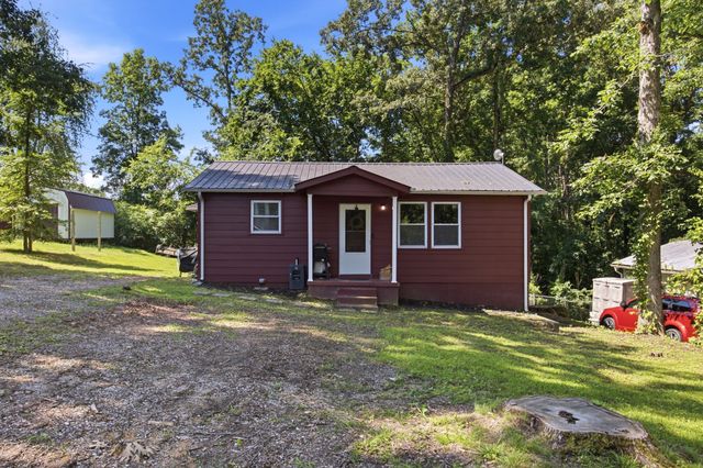 2103 Hillwood Dr, Centerville, TN 37033