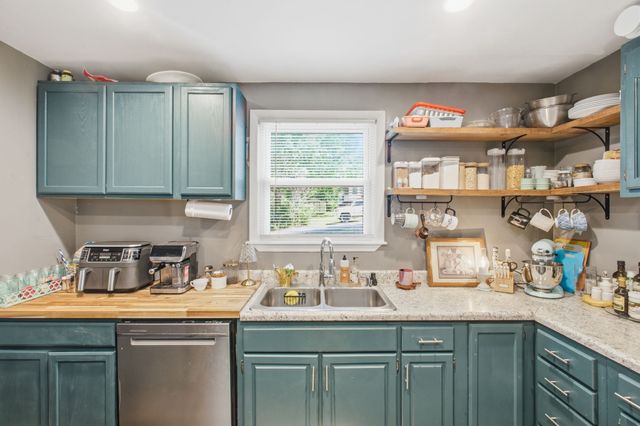 2103 Hillwood Dr, Centerville, TN 37033