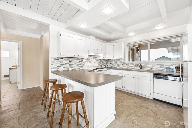 1071 Ocean Shores Boulevard SW, Ocean Shores, WA 98569