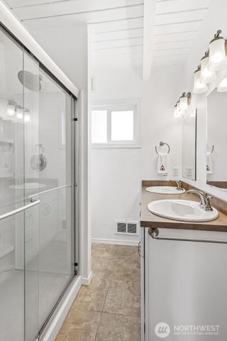 1071 Ocean Shores Boulevard SW, Ocean Shores, WA 98569