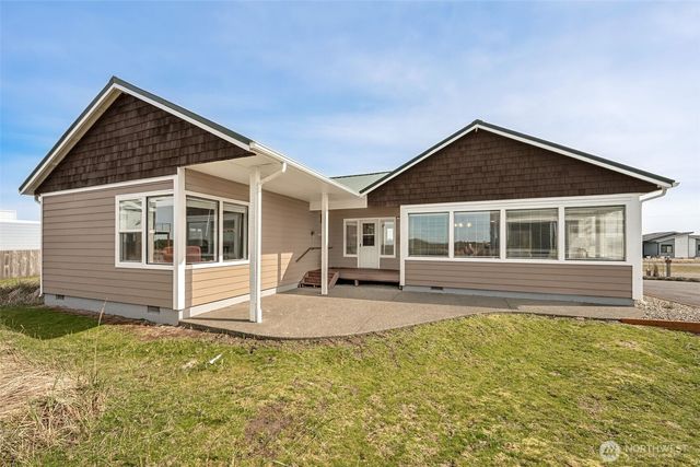 1071 Ocean Shores Boulevard SW, Ocean Shores, WA 98569