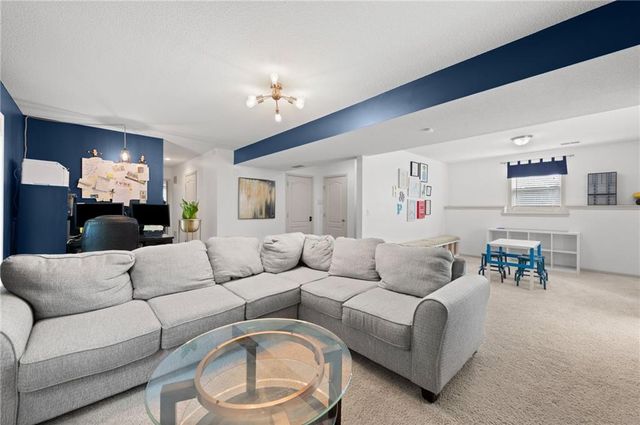 6705 E 138th Terrace, Grandview, MO 64030