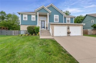 6705 E 138th Terrace, Grandview, MO 64030