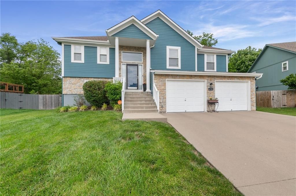 6705 E 138th Terrace, Grandview, MO 64030