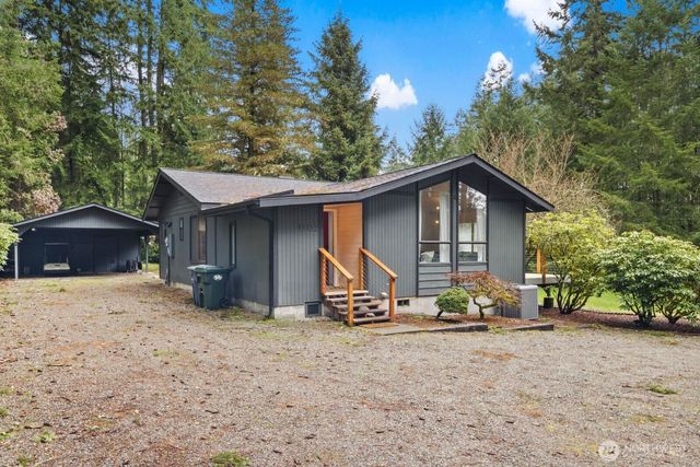 11132 Country Club Drive, Anderson Island, WA 98303