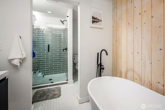 11132 Country Club Drive, Anderson Island, WA 98303