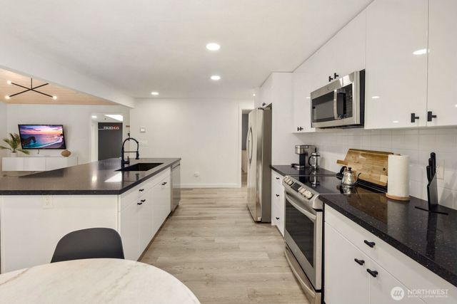 11132 Country Club Drive, Anderson Island, WA 98303