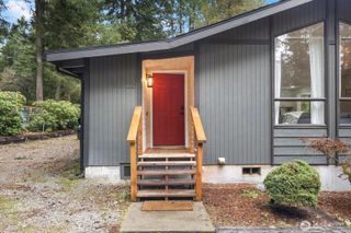 11132 Country Club Drive, Anderson Island, WA 98303