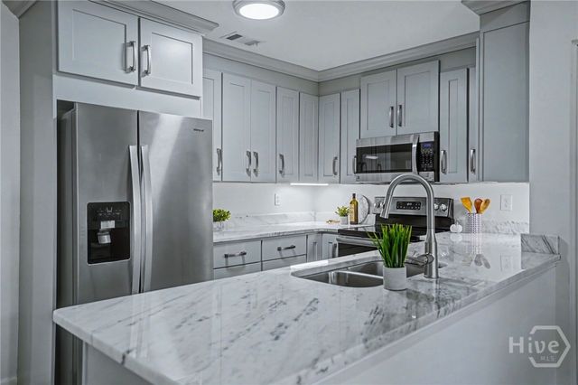 40 Dame Kathryn Drive, Savannah, GA 31411