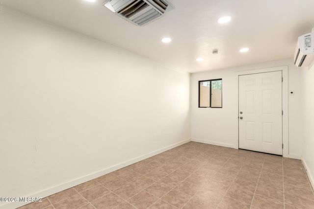 4455 S 4th Avenue, Tucson, AZ 85714