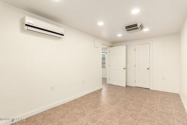 4455 S 4th Avenue, Tucson, AZ 85714