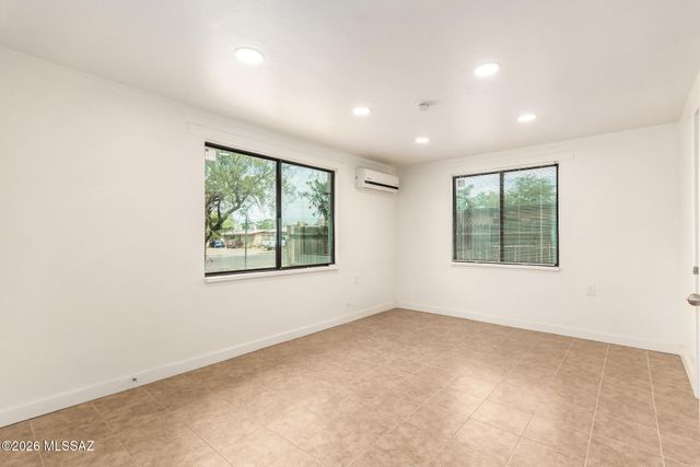 4455 S 4th Avenue, Tucson, AZ 85714