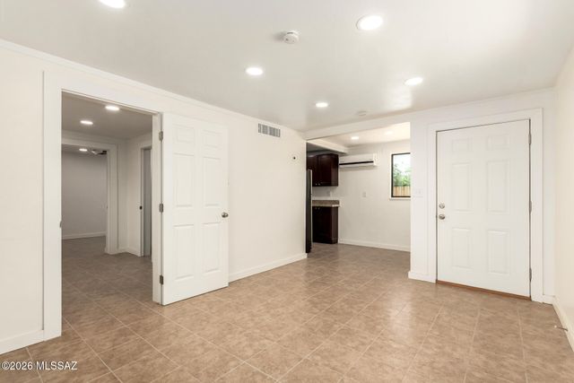 4455 S 4th Avenue, Tucson, AZ 85714